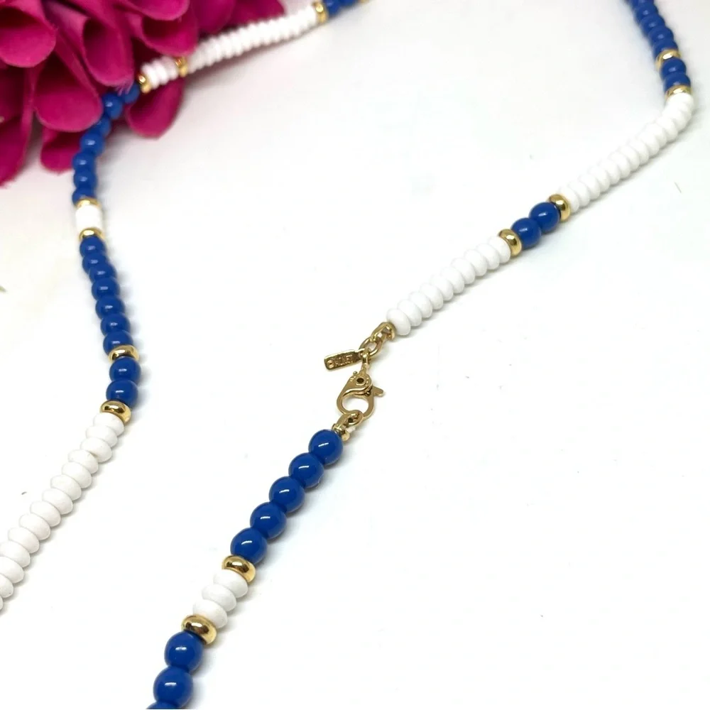 VINTAGE⚜️MONET RETRO Blue & White Acrylic Beaded Necklace